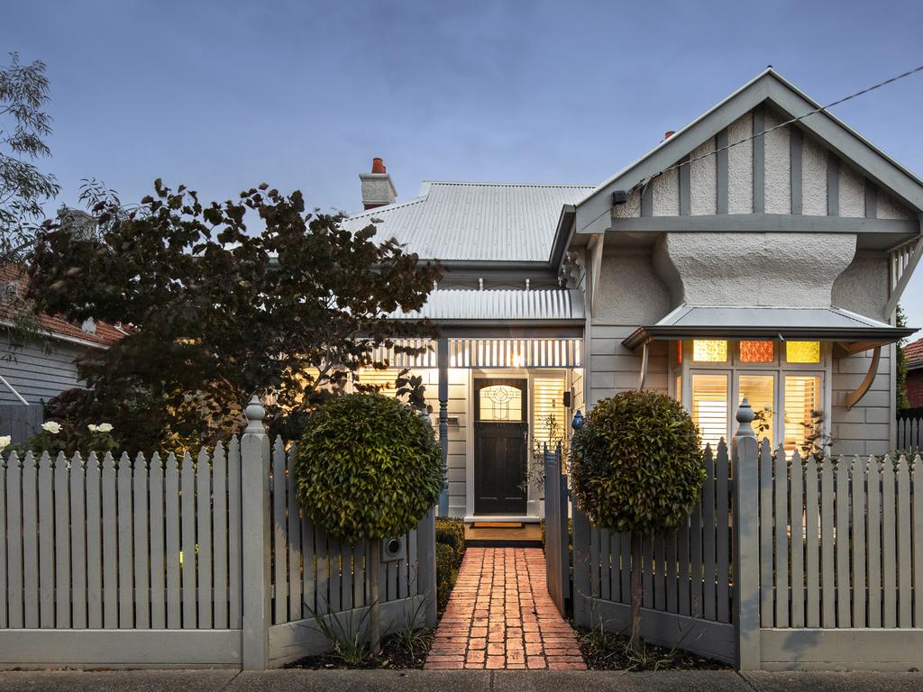 lochlea:-fully-renovated-brunswick-home-on-the-market